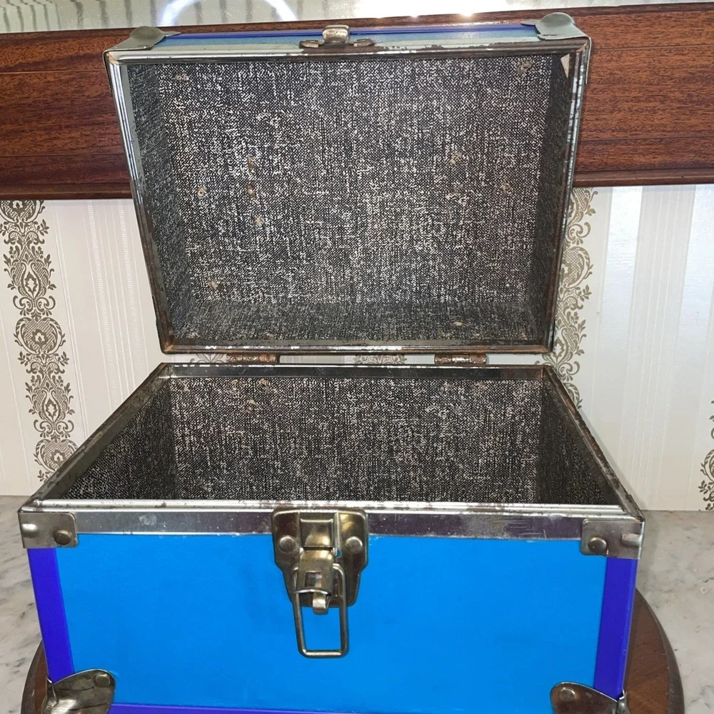Vintage Medium Size Hard Side Trunk | Metal Latch & Corners | 12x 8.5 x 9in